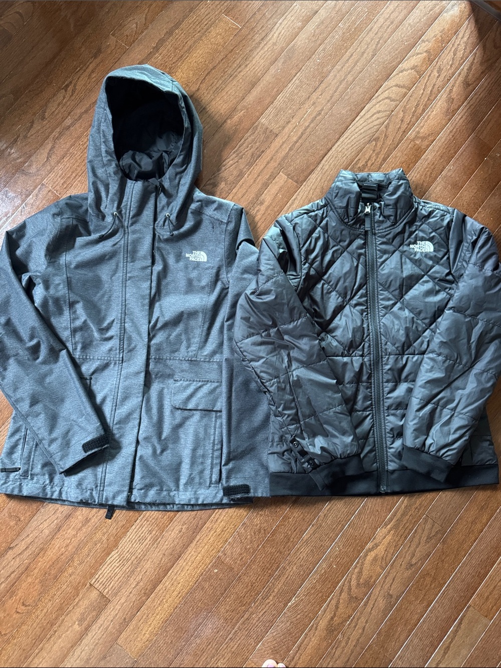 The North Face NF0A4P84 3in 1 Women's Jacket Set - Dark Gray/Charcoal size s